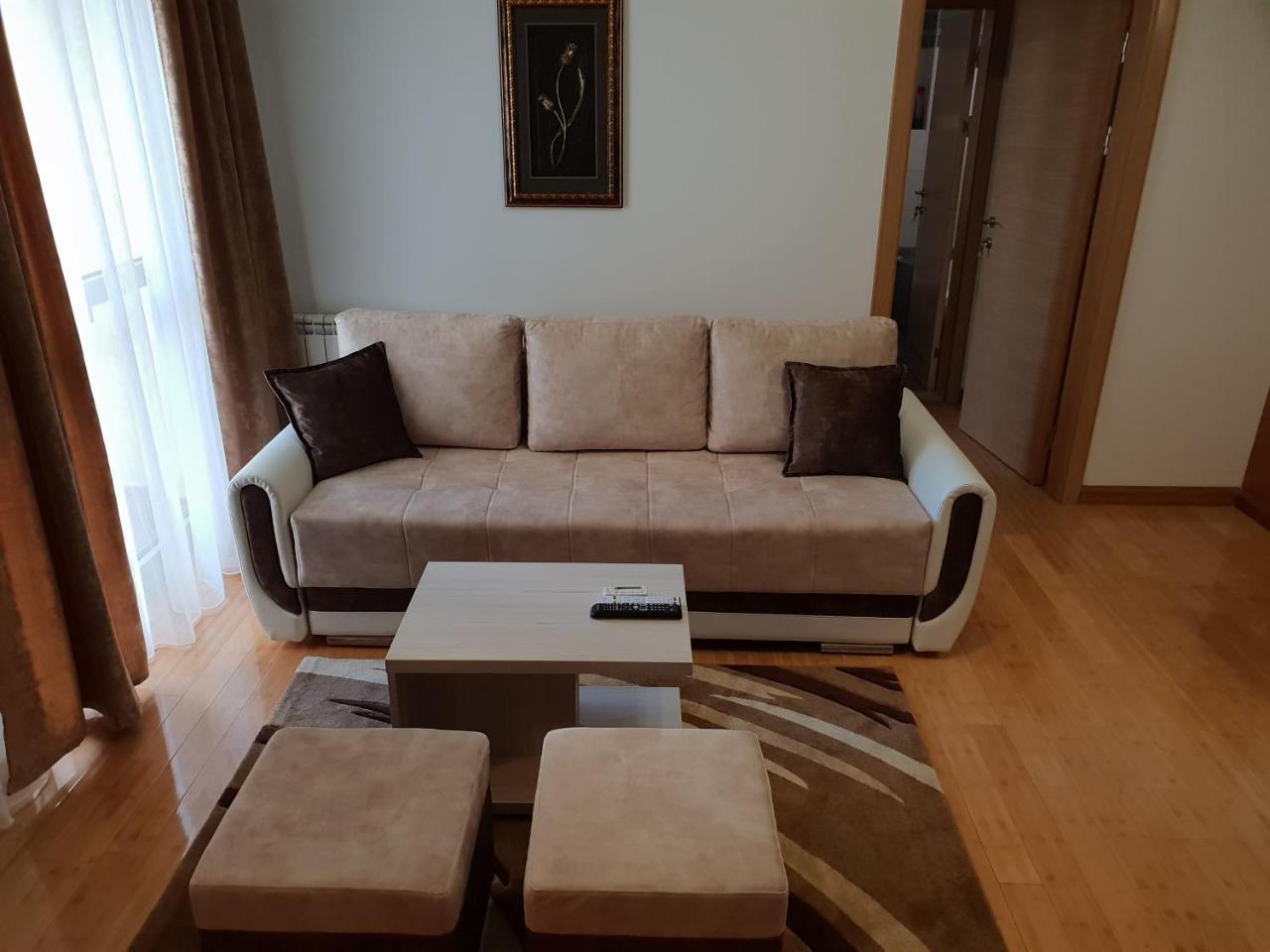 Apartman Kej Free Parking Kraljevo Exteriör bild