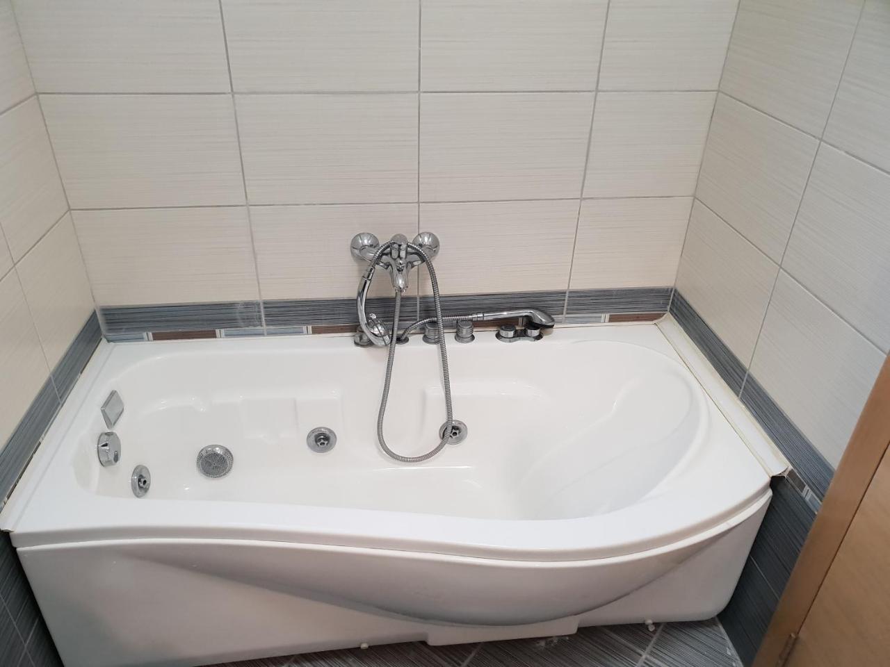 Apartman Kej Free Parking Kraljevo Exteriör bild