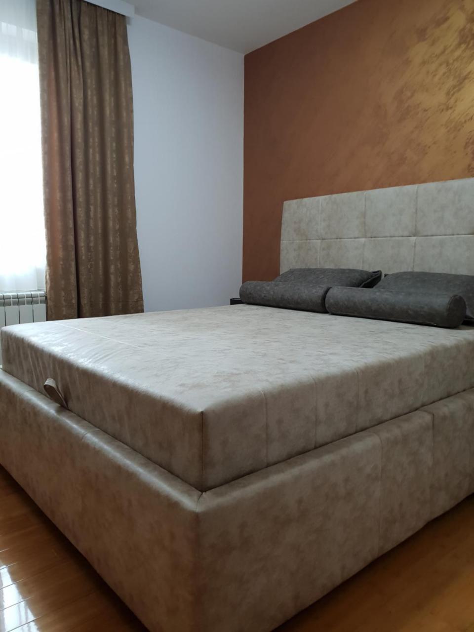 Apartman Kej Free Parking Kraljevo Exteriör bild